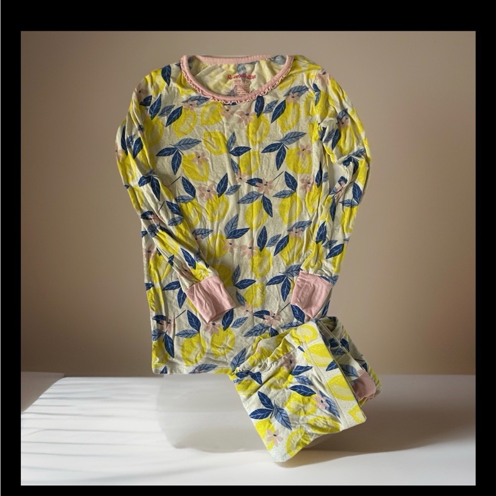 RuffleButts SoftSnooze Ruffle Long Sleeve Pajama Set - Lemon Capri Size 9/10